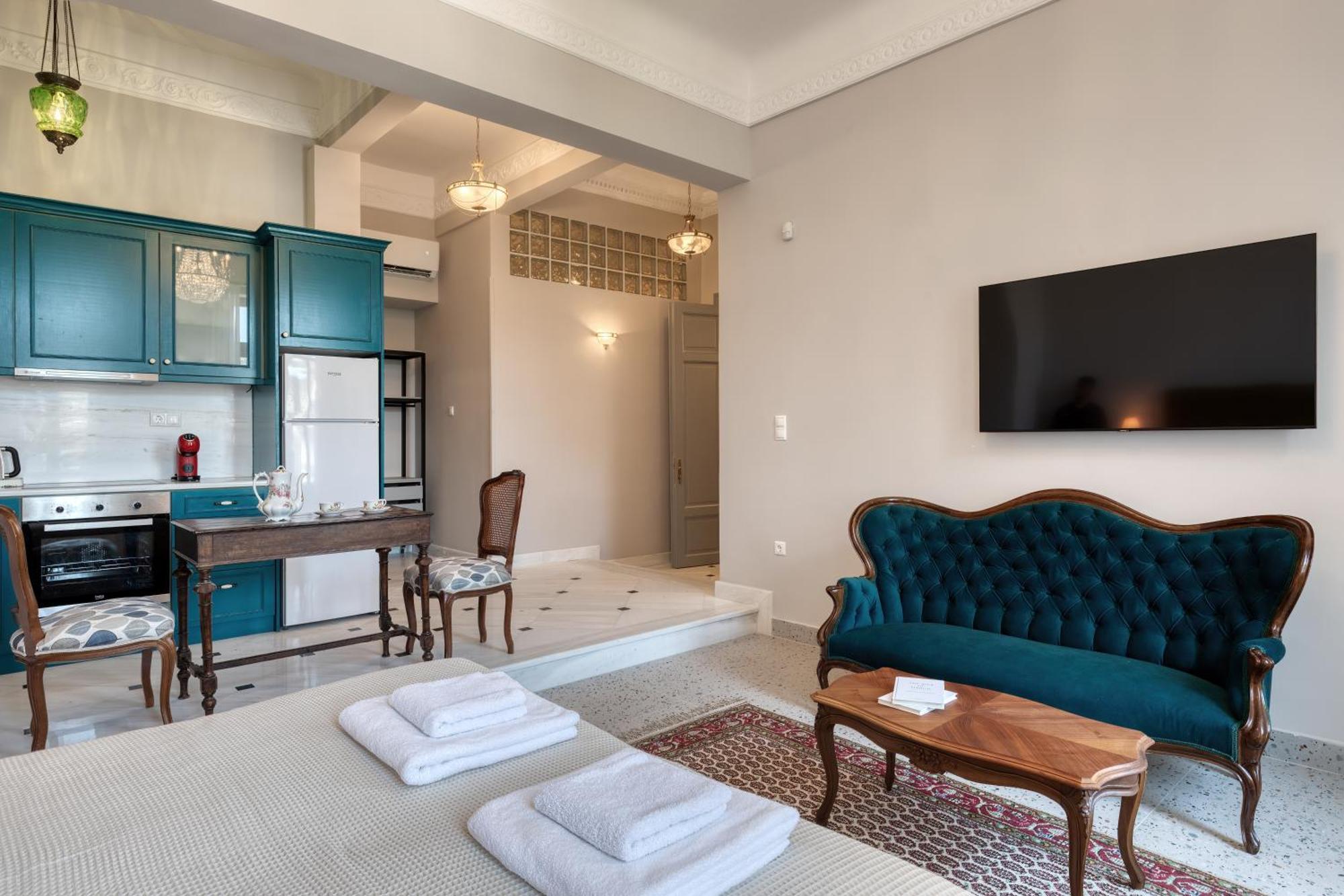 Athenian Vintage Apartment
